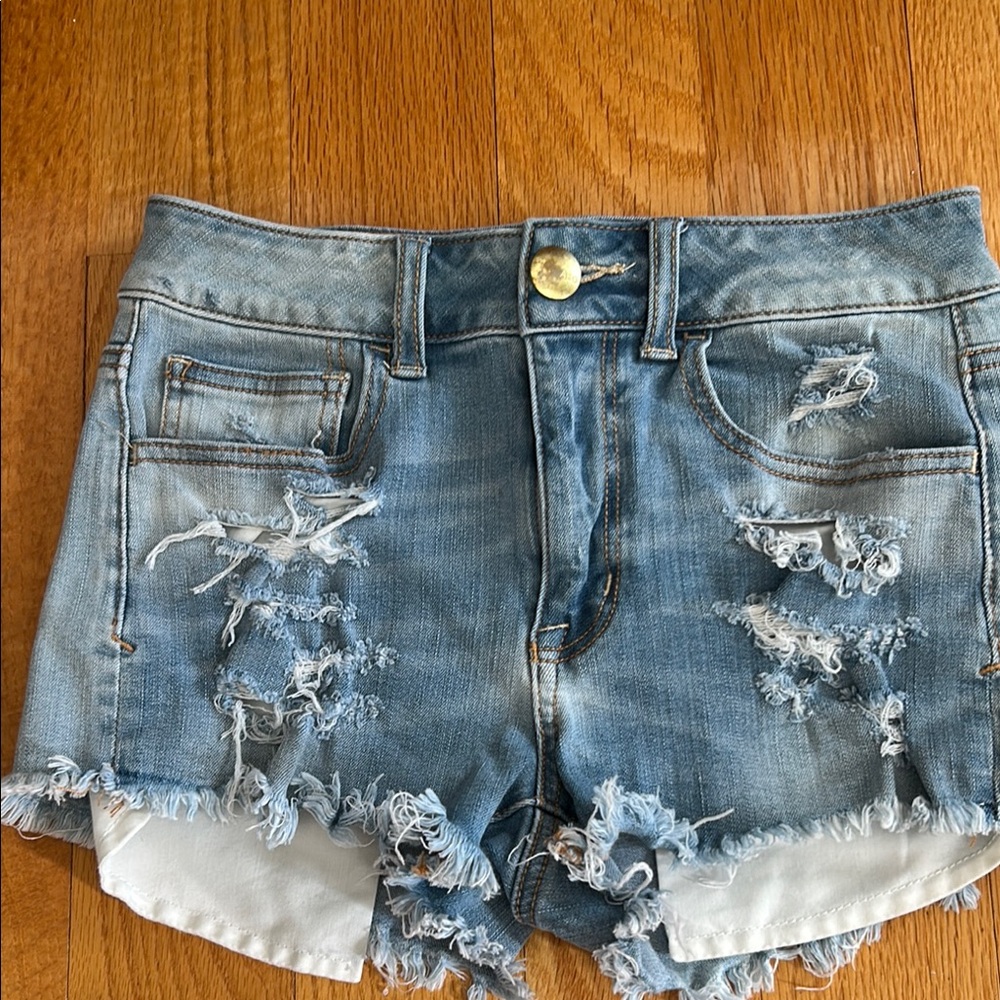 American Eagle Outfitters Light Blue Distressed Jean Shorts Sizw 2 Women’s